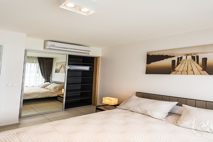 Odoo - Sample 3 for three columns